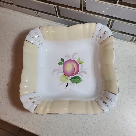 Salad bowl for sale 8.5 inches - Picture 10 of 16